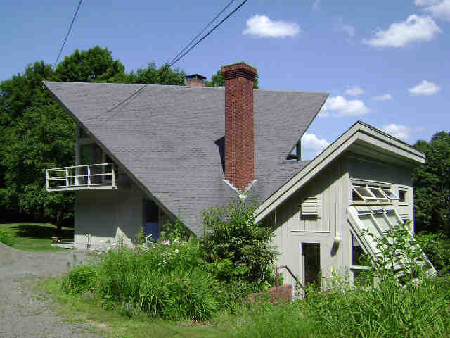 Building photograph for 250 WOOD CREEK RD